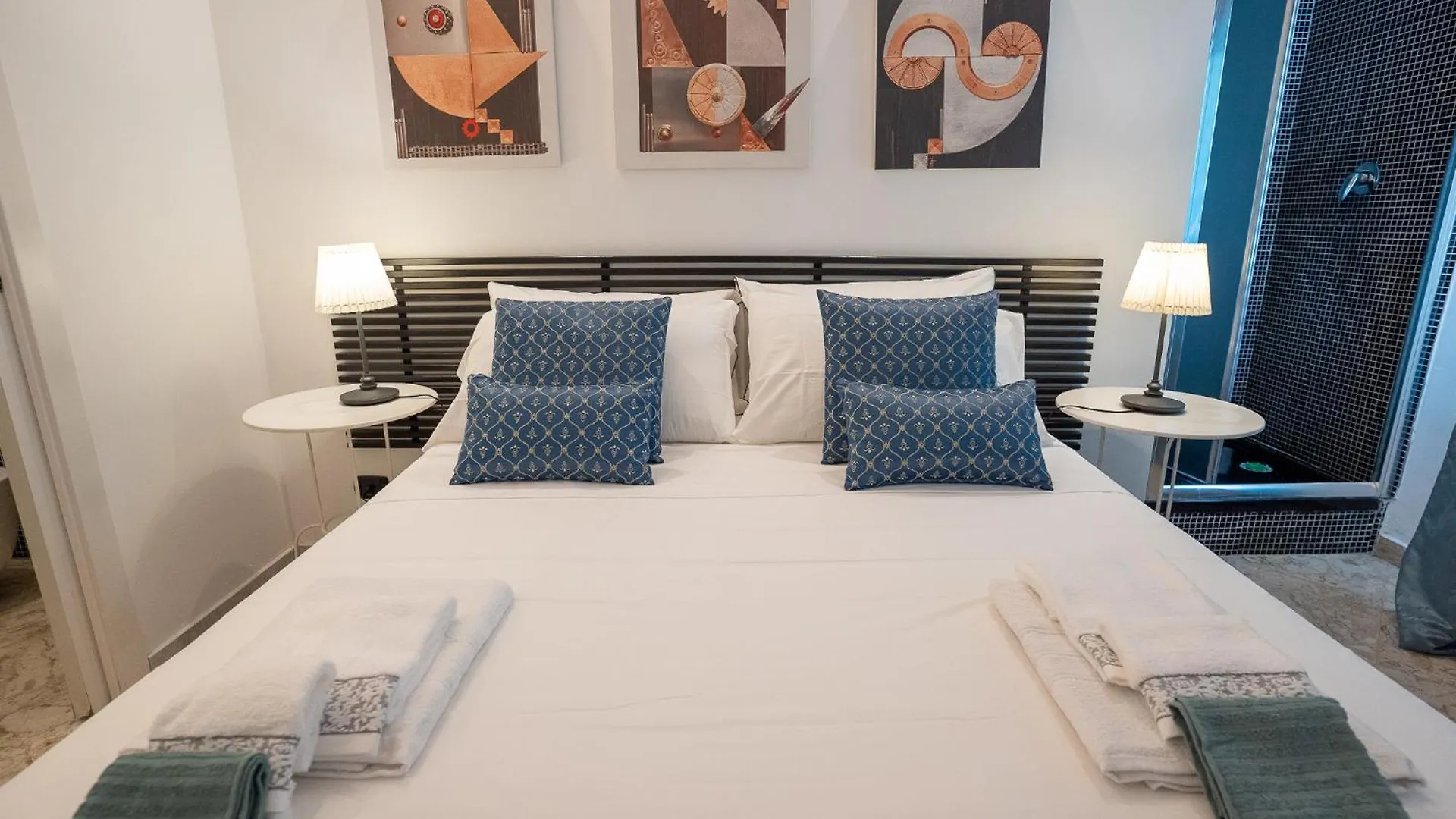 _ Cavour 156 & Savoia _ Hotel Bari