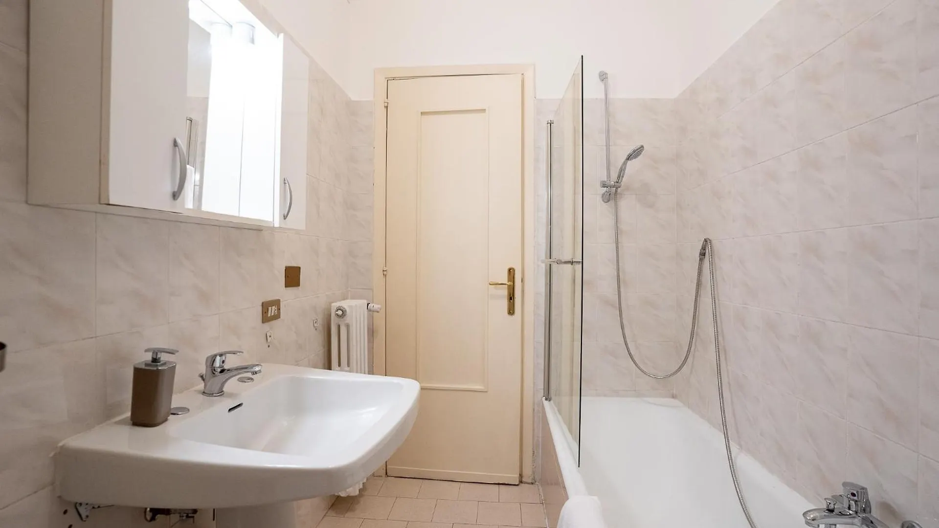 Guest house _ Cavour 156 & Savoia _ Hotel Bari
