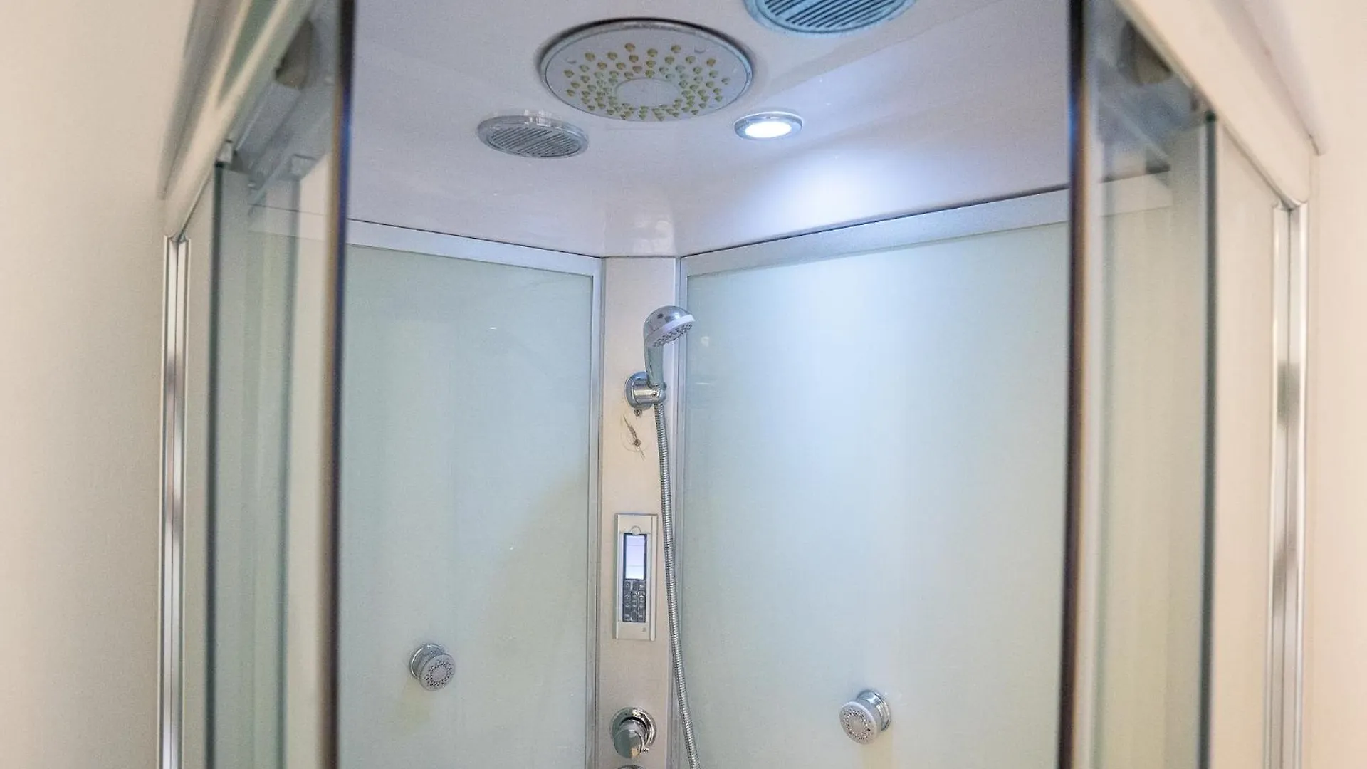 Guest house _ Cavour 156 & Savoia _ Hotel Bari