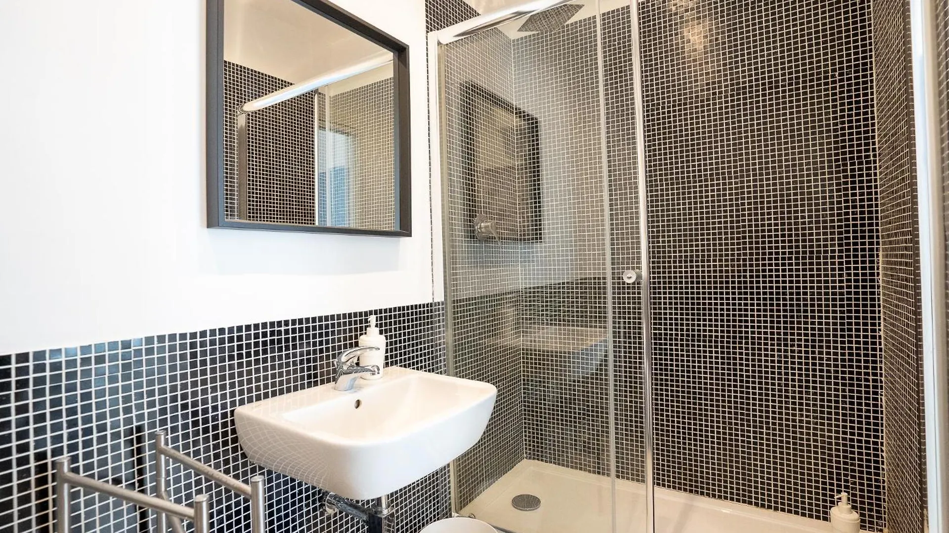 _ Cavour 156 & Savoia _ Hotel Bari Guest house